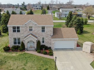 202 Woodfield Dr, Eagle, WI 53119
