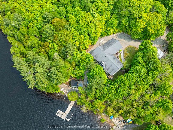 3rd image of 276 Jeffrey Rd N