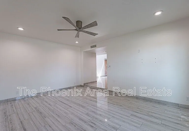 9128 E Gelding Dr — Photo 9