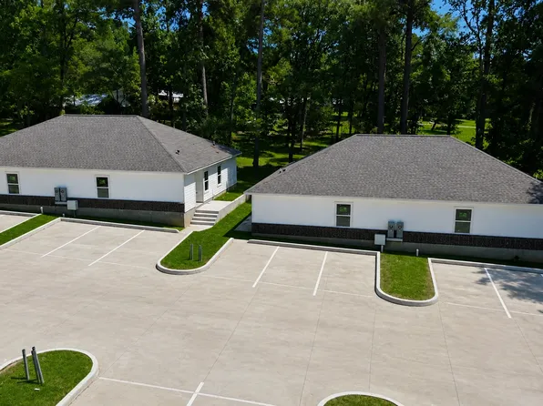 103 Summer Pl, Huntsville, TX 77340
