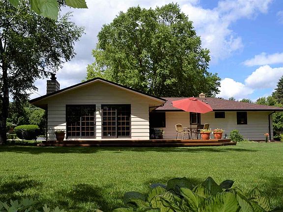 3rd image of 6083 Buttercup Ln