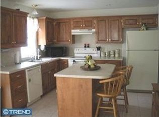 139 N Cacoosing Dr, Sinking Spring, PA 19608