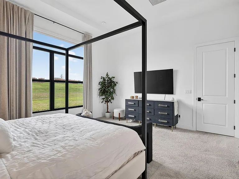 10195 SW Latium Way — Photo 32