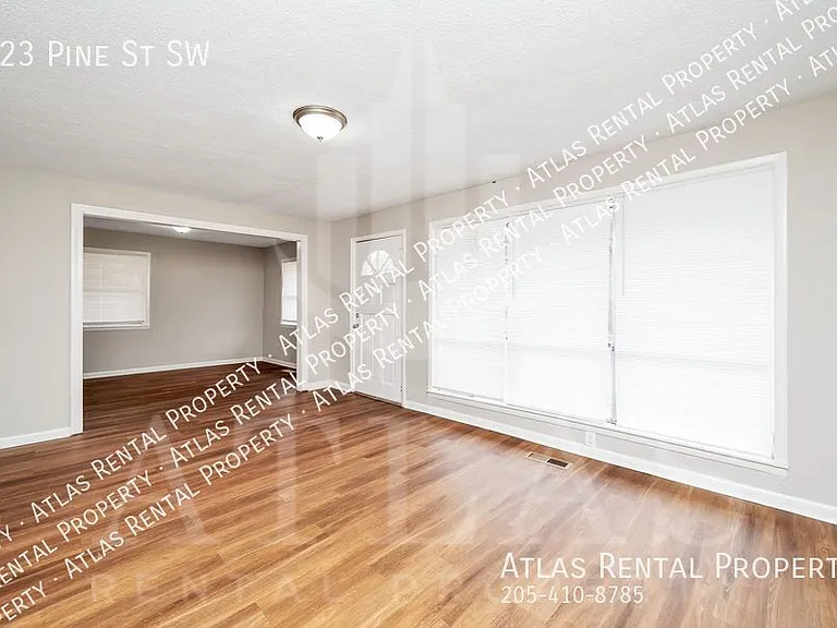 223 Pine St SW — Photo 5