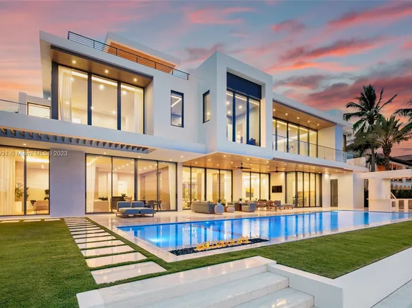 2412 Laguna Dr, Fort Lauderdale, FL 33316