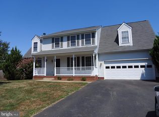 10608 Hamiltons Crossing Dr, Fredericksburg, VA 22408