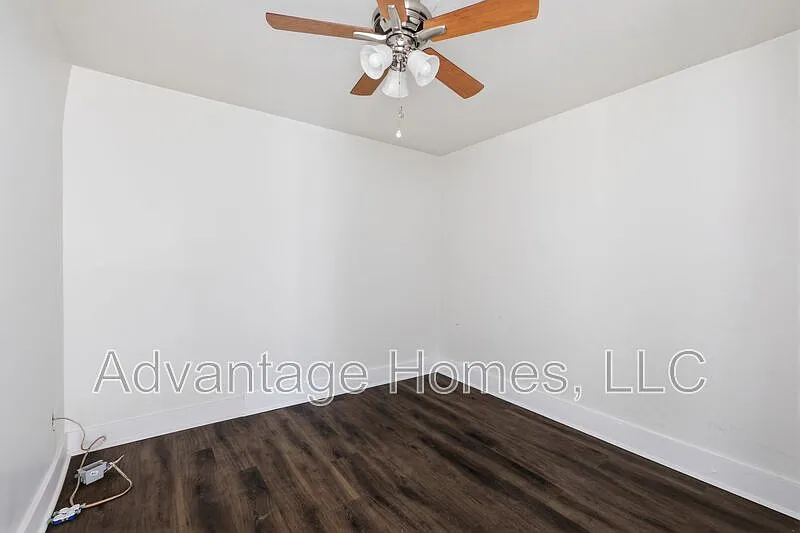 2 bed, 1.0 bath, 650 sqft, $850 — Photo 2