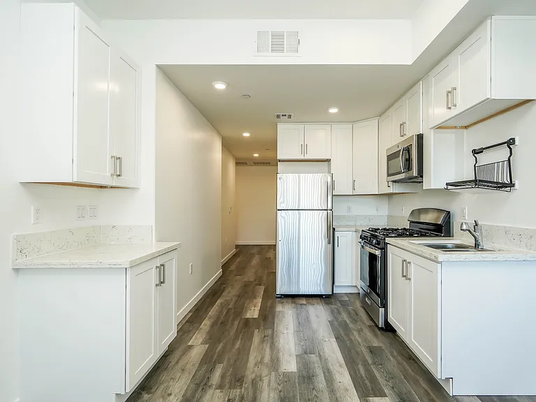 2701 James M Wood Blvd #308 — Photo 6