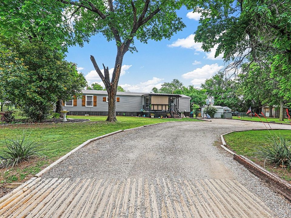 1st image of 324 Bowden Cir