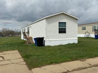 1112 6th Ave SE, Dickinson, ND 58601
