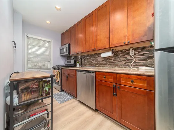 68-18 140th Street A image 3 of 10