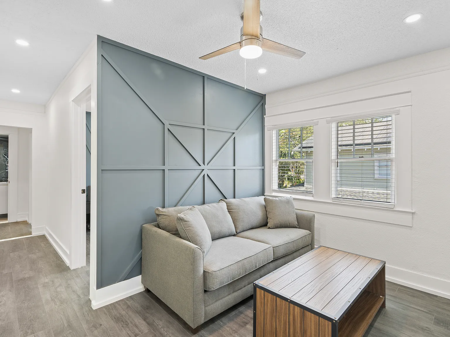 2 bed, 850 sqft, $2,300 — Photo 3