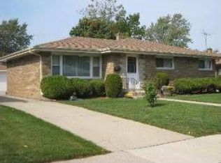 2220 N Jackson St, Waukegan, IL 60087