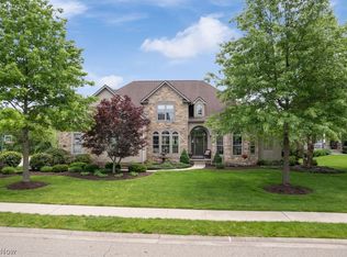 910 Braemar Cir NE, North Canton, OH 44720