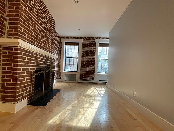 4th image of 249 E 52nd St #3F