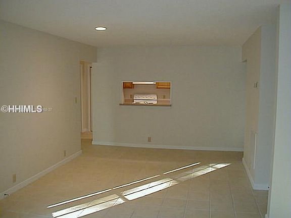 4th image of 30 Mathews Dr