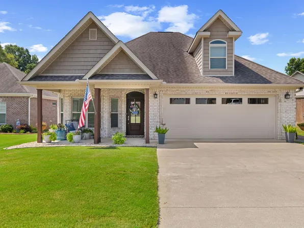 304 Andover Dr, Florence, AL 35633