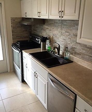 3rd image of 36 Temple Ct