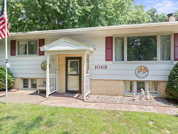 2nd image of 1065 Sherwood St SE