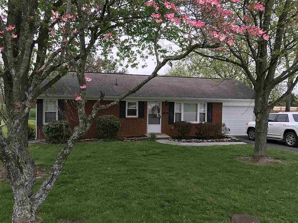 1st image of 504 Lee Dr