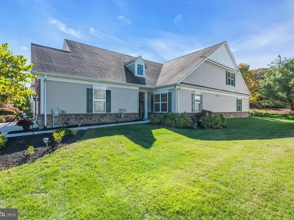 239 Sparrow Dr, Hamilton, NJ 08690