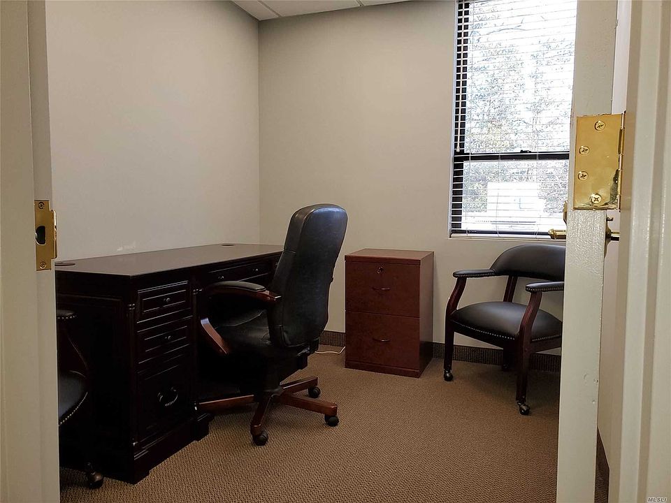 2nd image of 5788 Merrick Rd #208