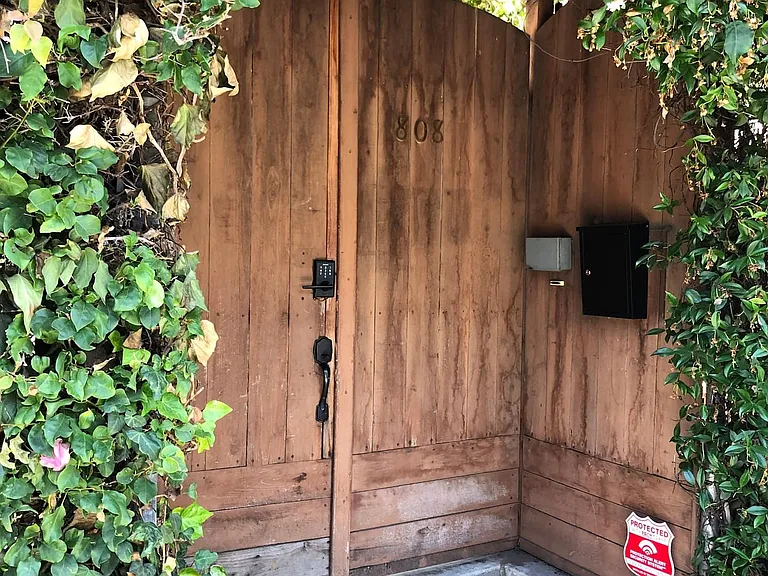 808 California Ave #808 — Photo 1