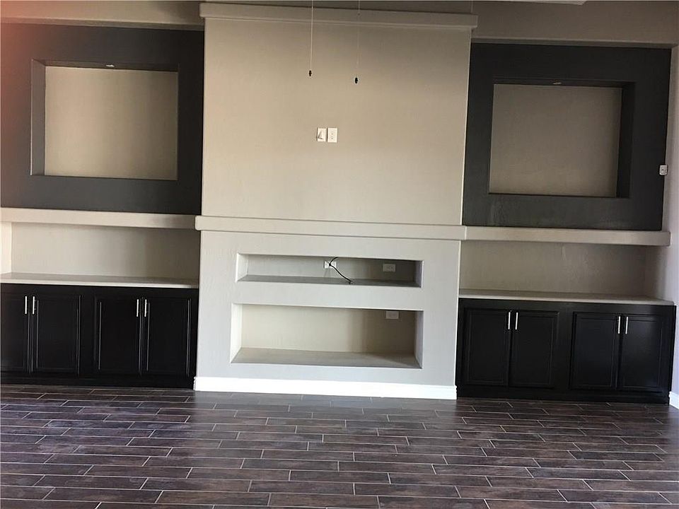 2nd image of 816 Whitby