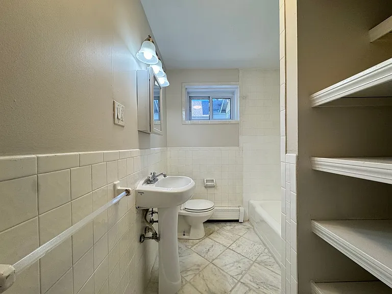 550 Whitney Ave #2 — Photo 8