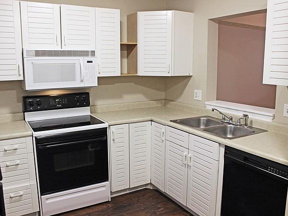 4th image of 4926 Columbia Cir #30-143