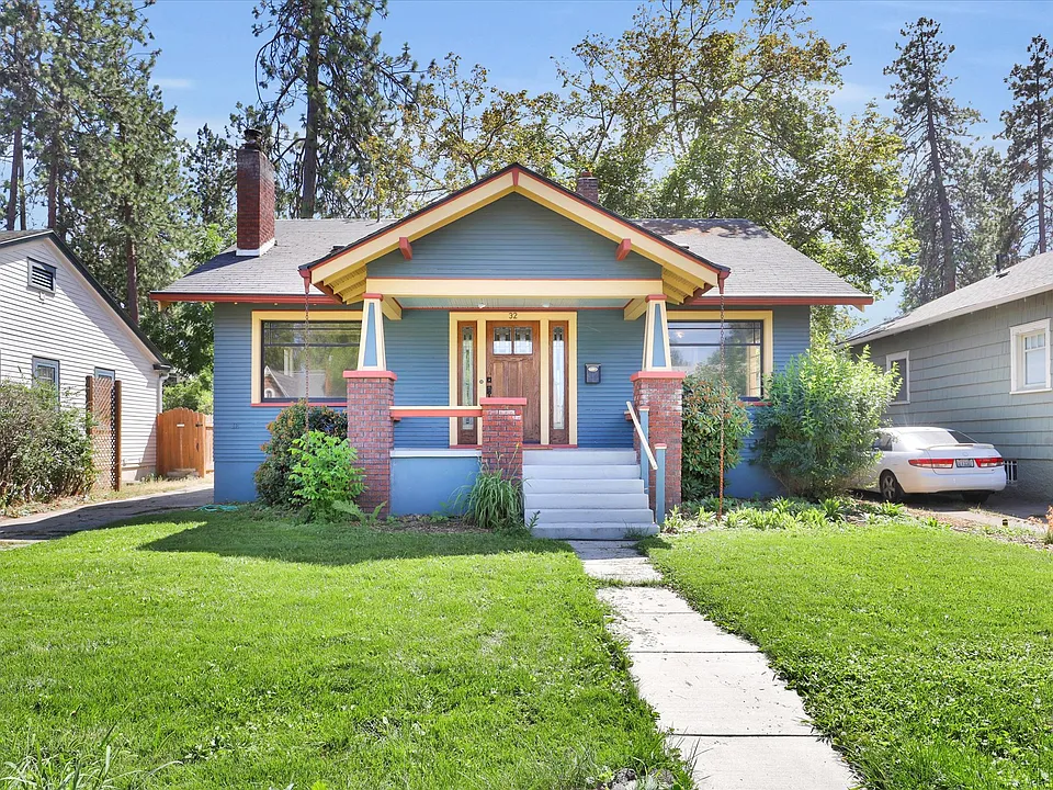 32 E 26th Ave