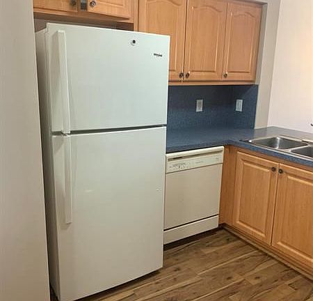 4th image of 118 Lake Emerald Dr APT 209