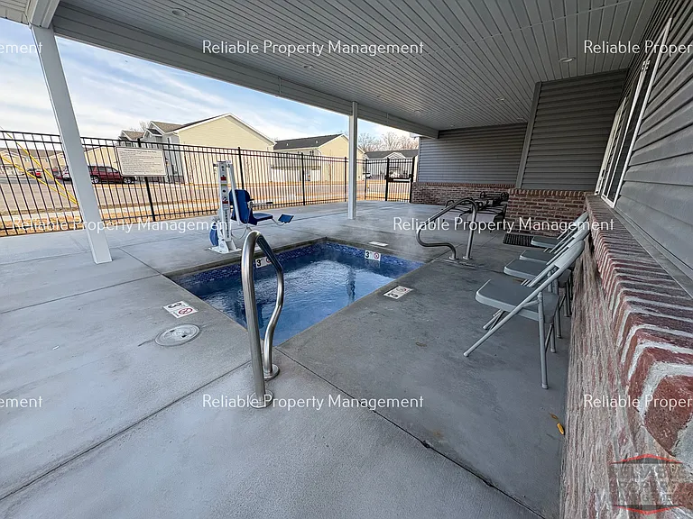 1612 Hannah Ln — Photo 13