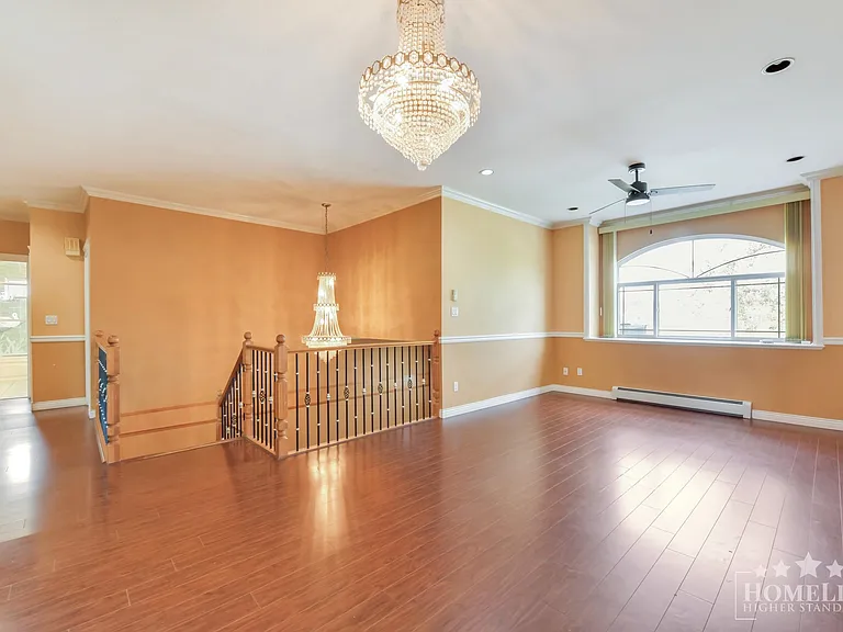 13470 65a Ave #UPPER HOUSE — Photo 3