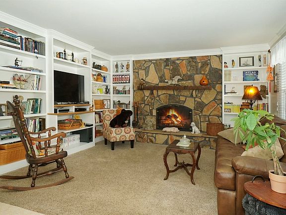 3rd image of 23 Shelbourne Ln