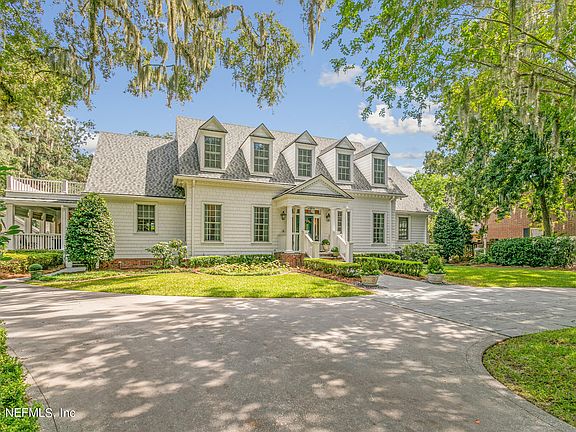 3rd image of 3815 BETTES Circle
