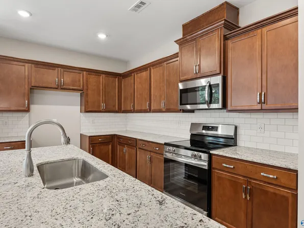 36 Aurora Cir, Fayetteville, TN 37334