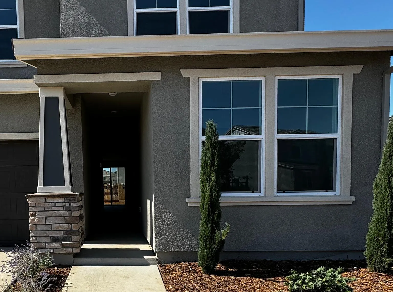 4 bed, 2450 sqft, $3,349 — Photo 2