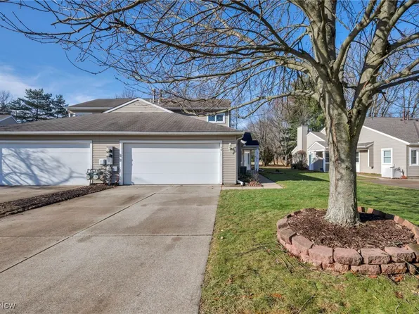 160 Marian Ln #6A, Berea, OH 44017