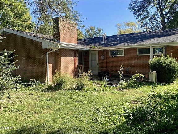 4th image of 1505 Karen St