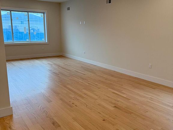 5th image of 3305 Richmond Ave