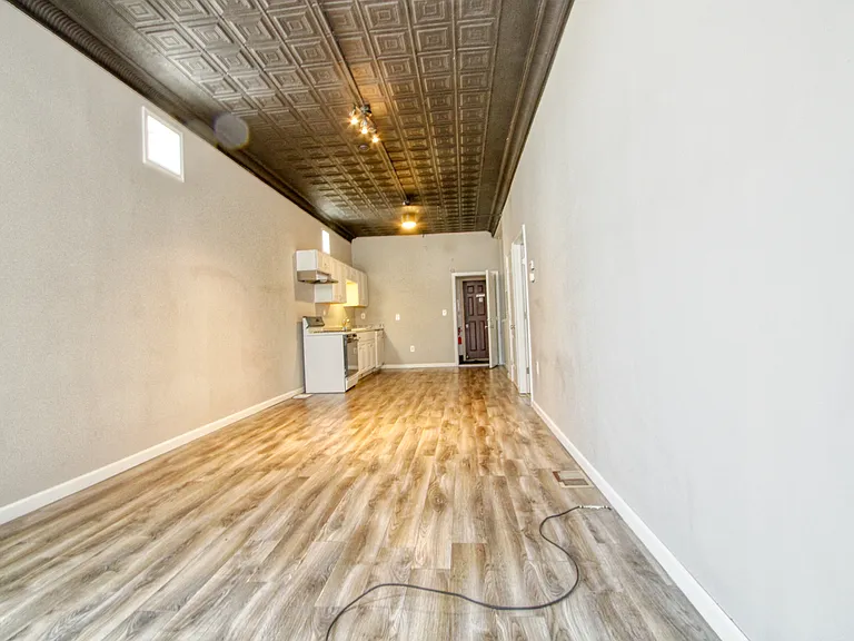 596 Ontario St #6 — Photo 1