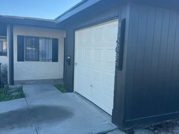 1602 W 206th St, Torrance, CA 90501