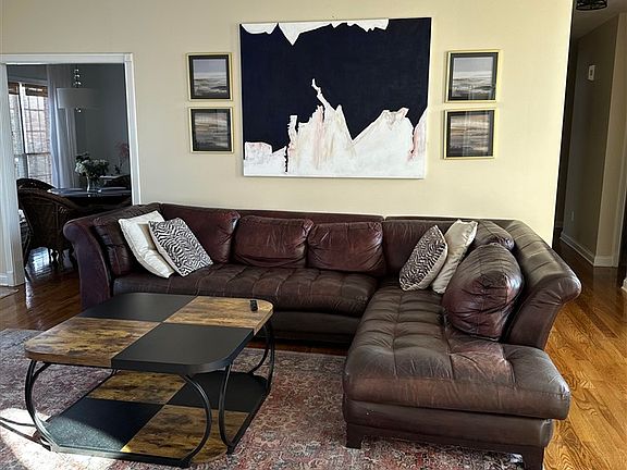 3rd image of 2718 Ashgate Dr