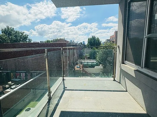 28-20 Astoria Blvd #404, Astoria, NY 11102