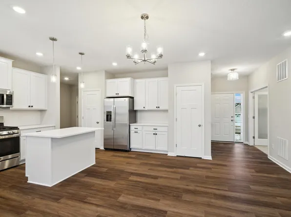 15530 Goodview Trl N, Hugo, MN 55038