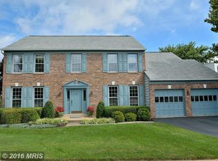 6022 Woodlake Ln, Alexandria, VA 22315