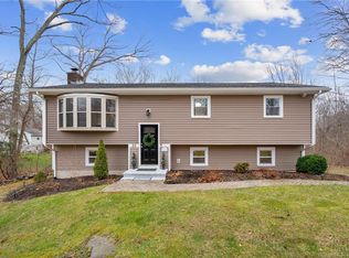 23 Nod Hill Rd, Clinton, CT 06413