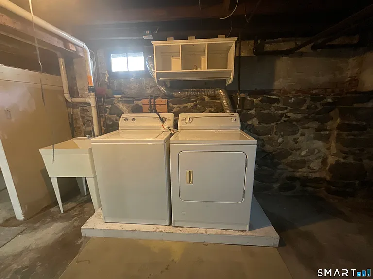 1127 W Broad St — Photo 29