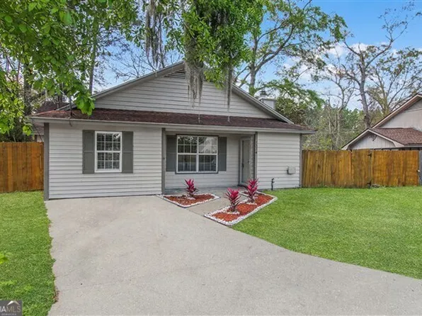 1374 Forest Lake Dr, Hinesville, GA 31313